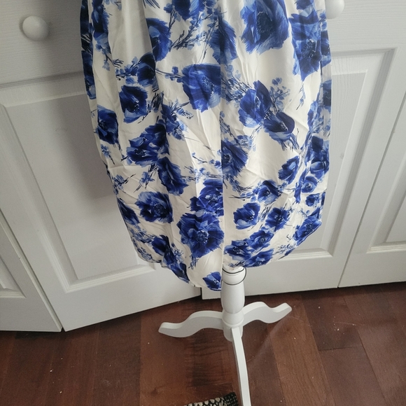 Alice + Olivia Silk Dress - Picture 3 of 4